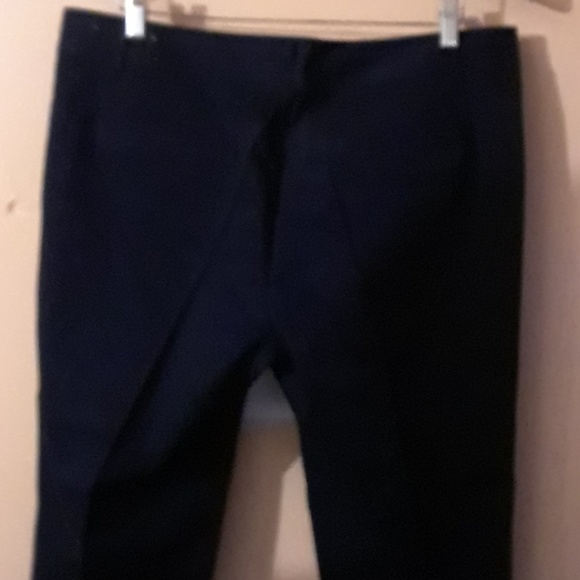 Navy blue capris - Picture 2 of 2
